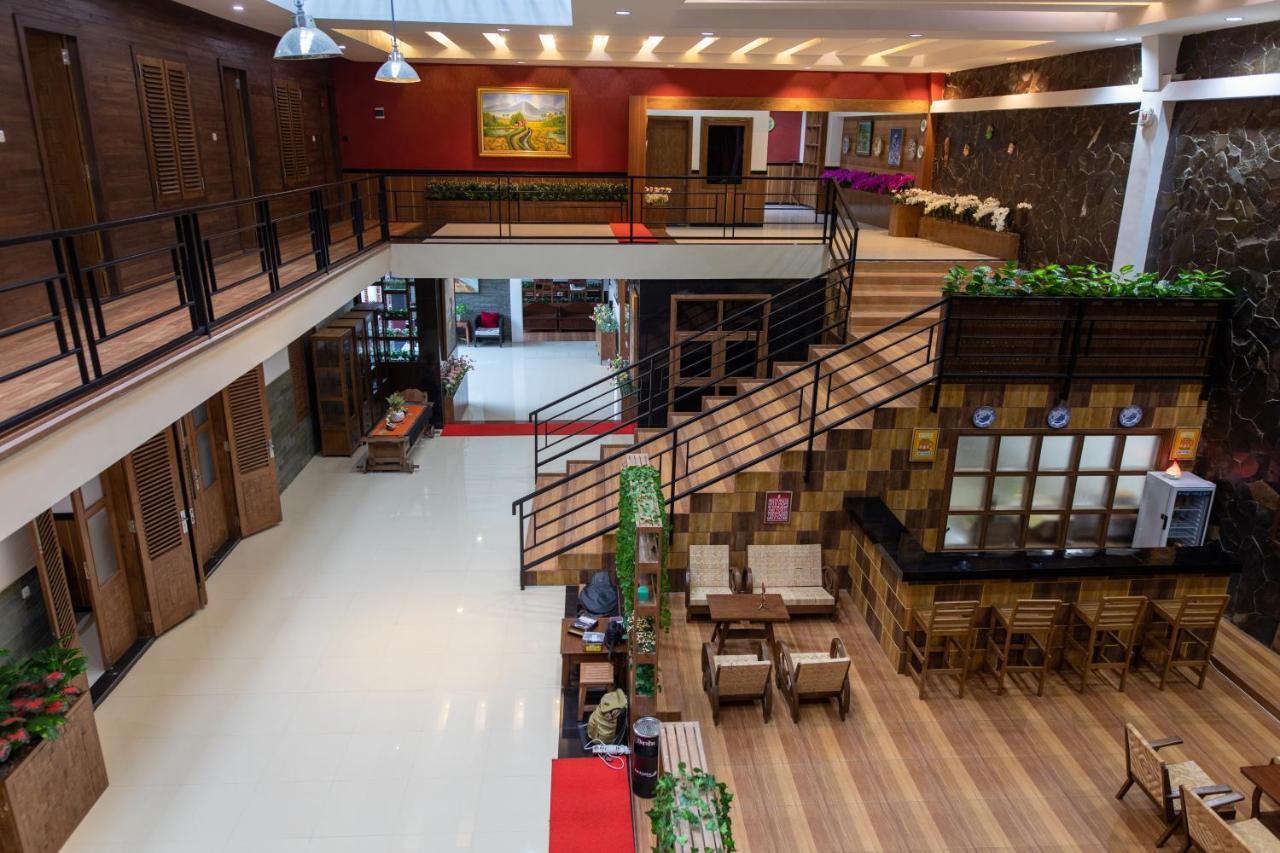 Baratha Hotel & Resto Bondowoso Exterior foto